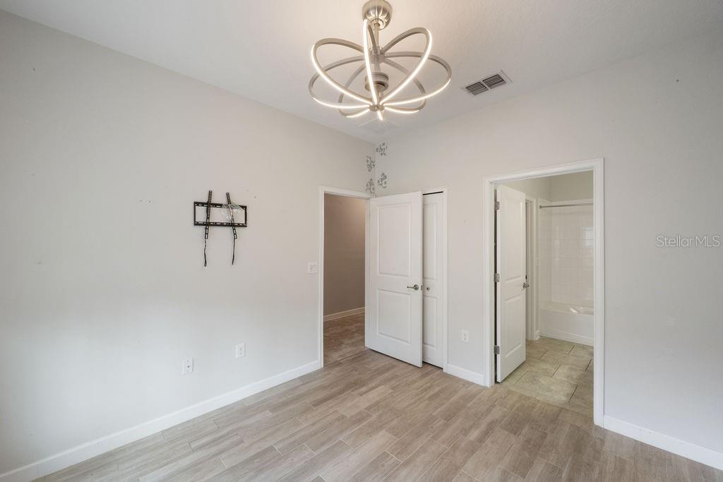 3543 FAIRWATERS CT #B