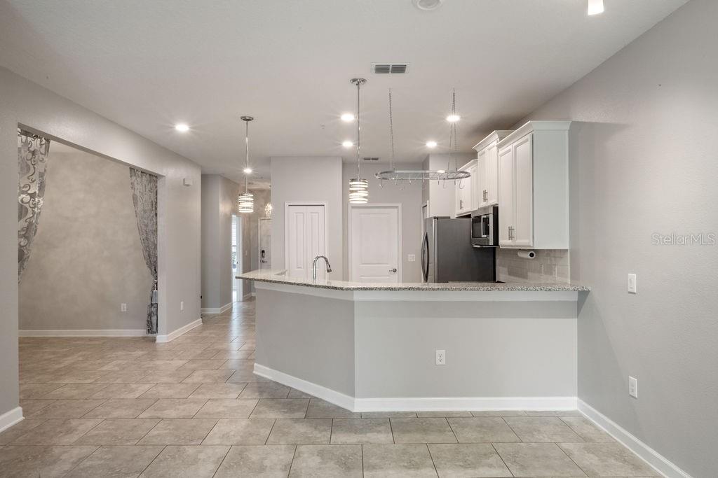 3543 FAIRWATERS CT #B