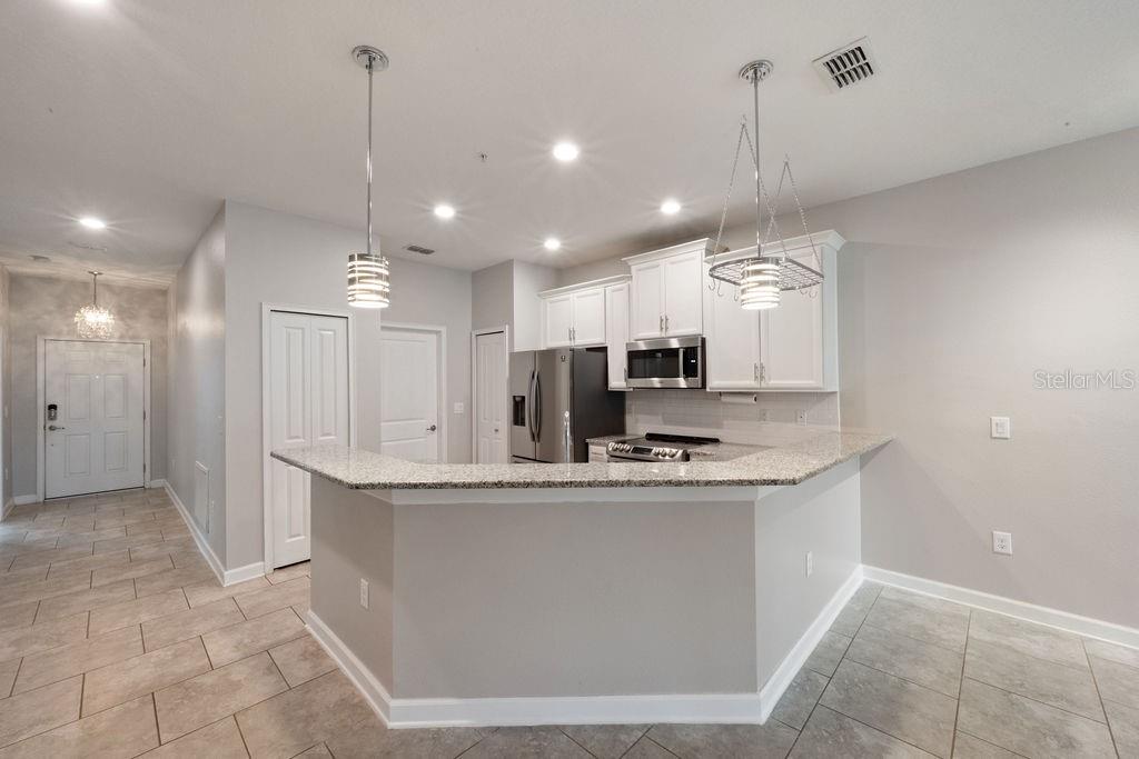 3543 FAIRWATERS CT #B