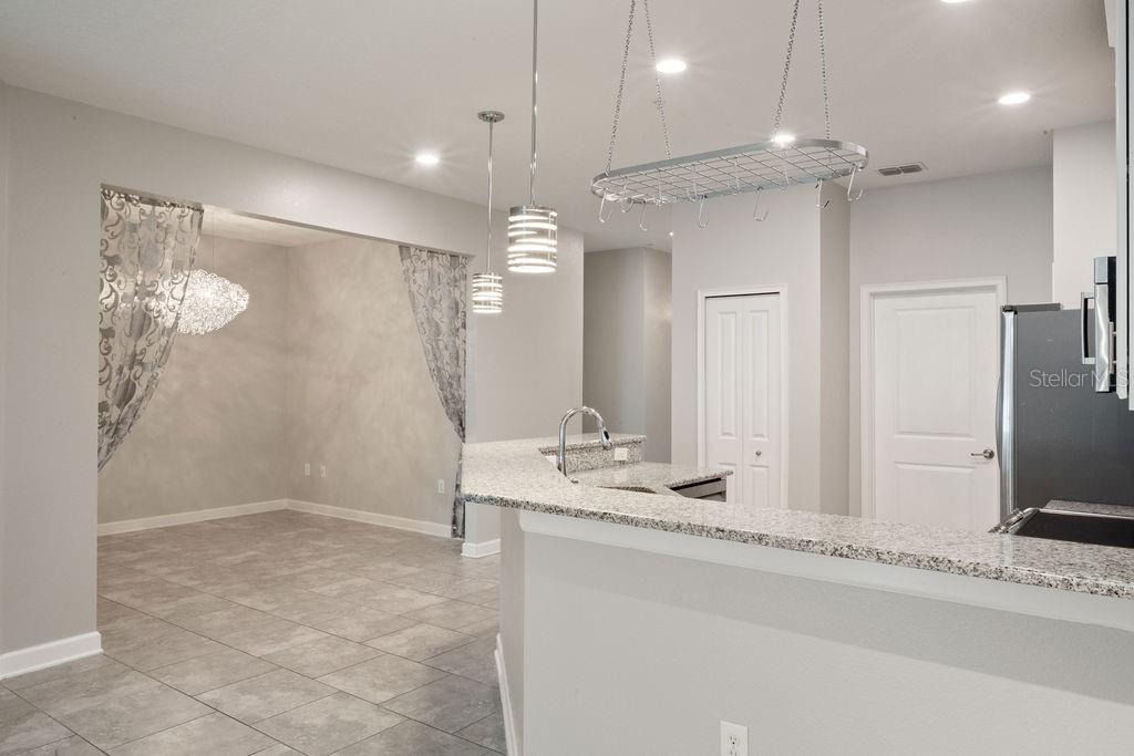 3543 FAIRWATERS CT #B