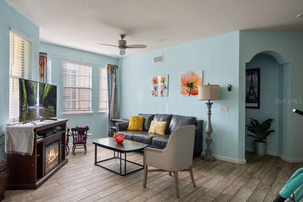 302 TERRACE RIDGE CIR #302