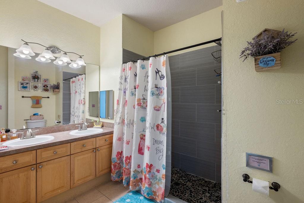 302 TERRACE RIDGE CIR #302