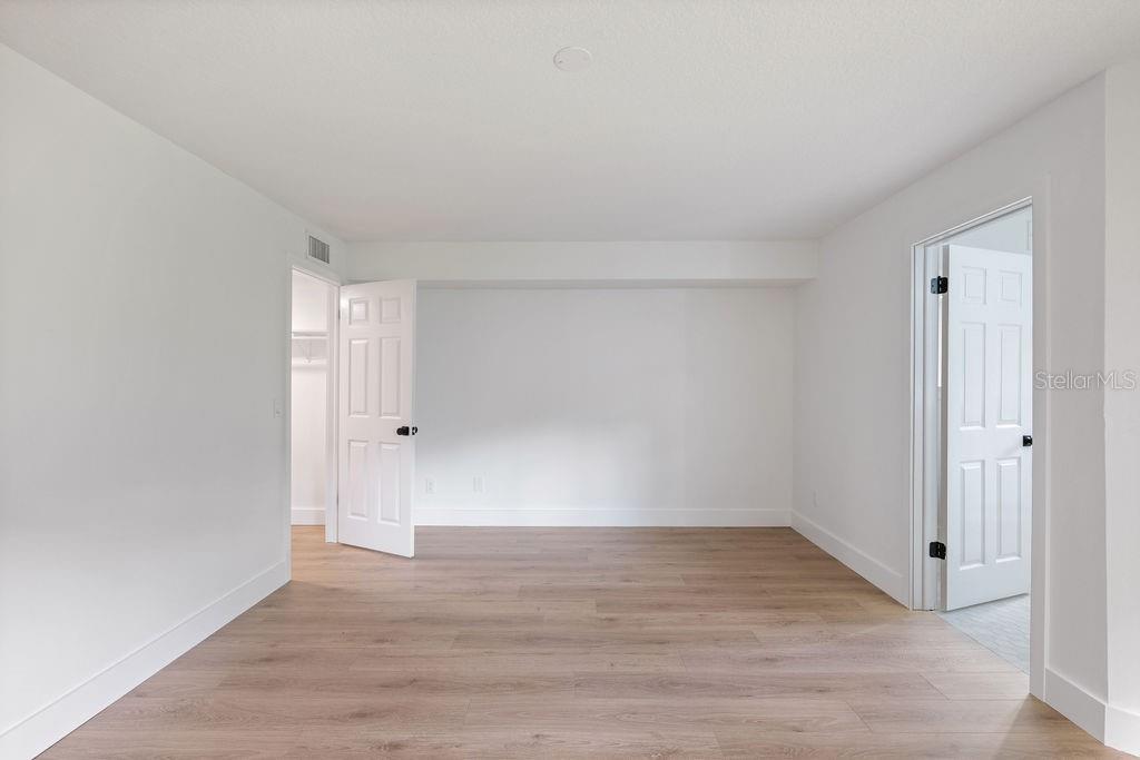 1215 SALERNO CT #1215