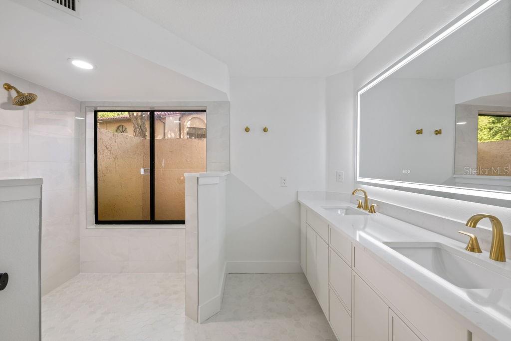 1215 SALERNO CT #1215