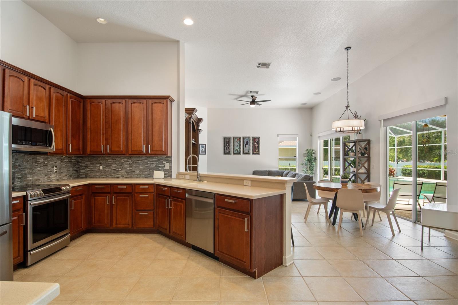 14004 KESTREL DR