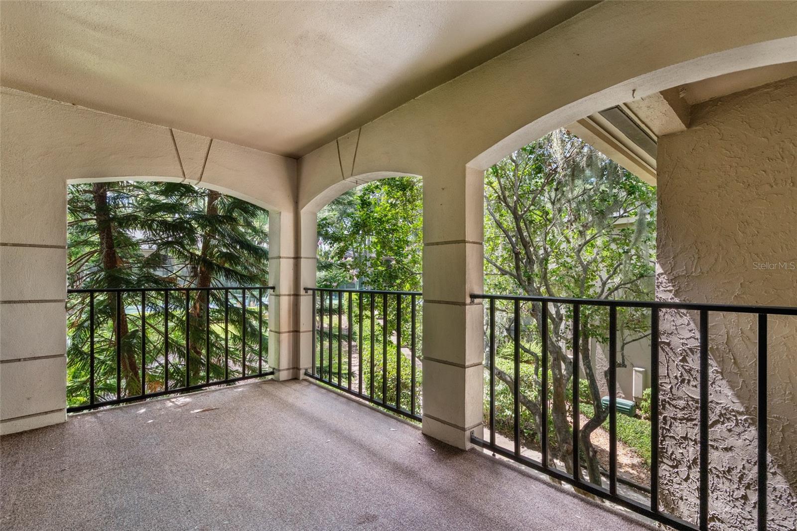 1055 KENSINGTON PARK DR #317