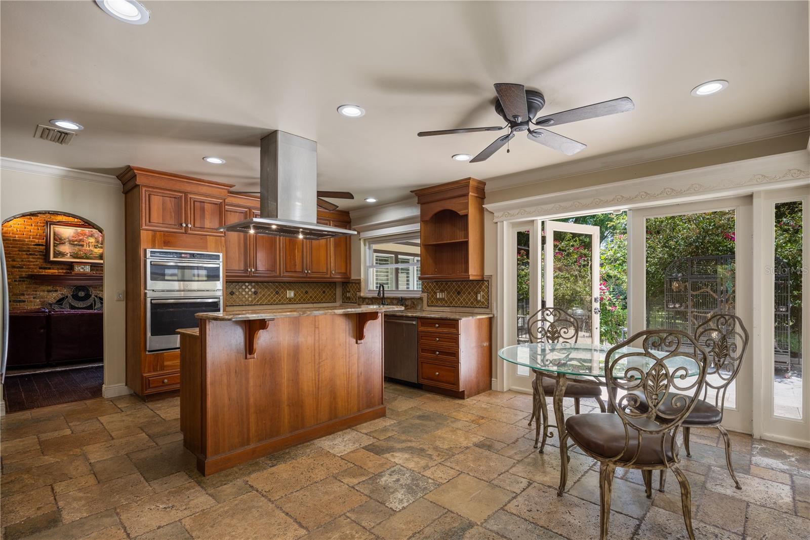 2009 WOODY DR