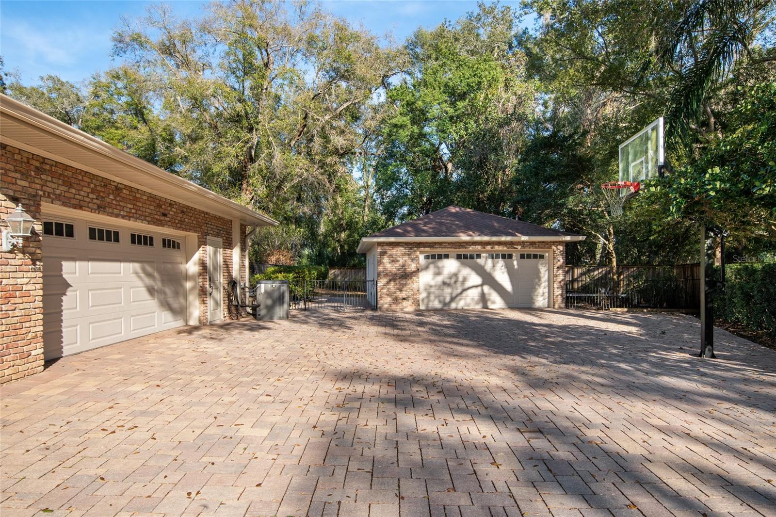 2009 WOODY DR