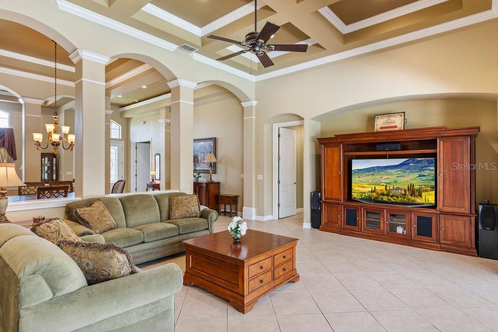 13624 LARSEN LN