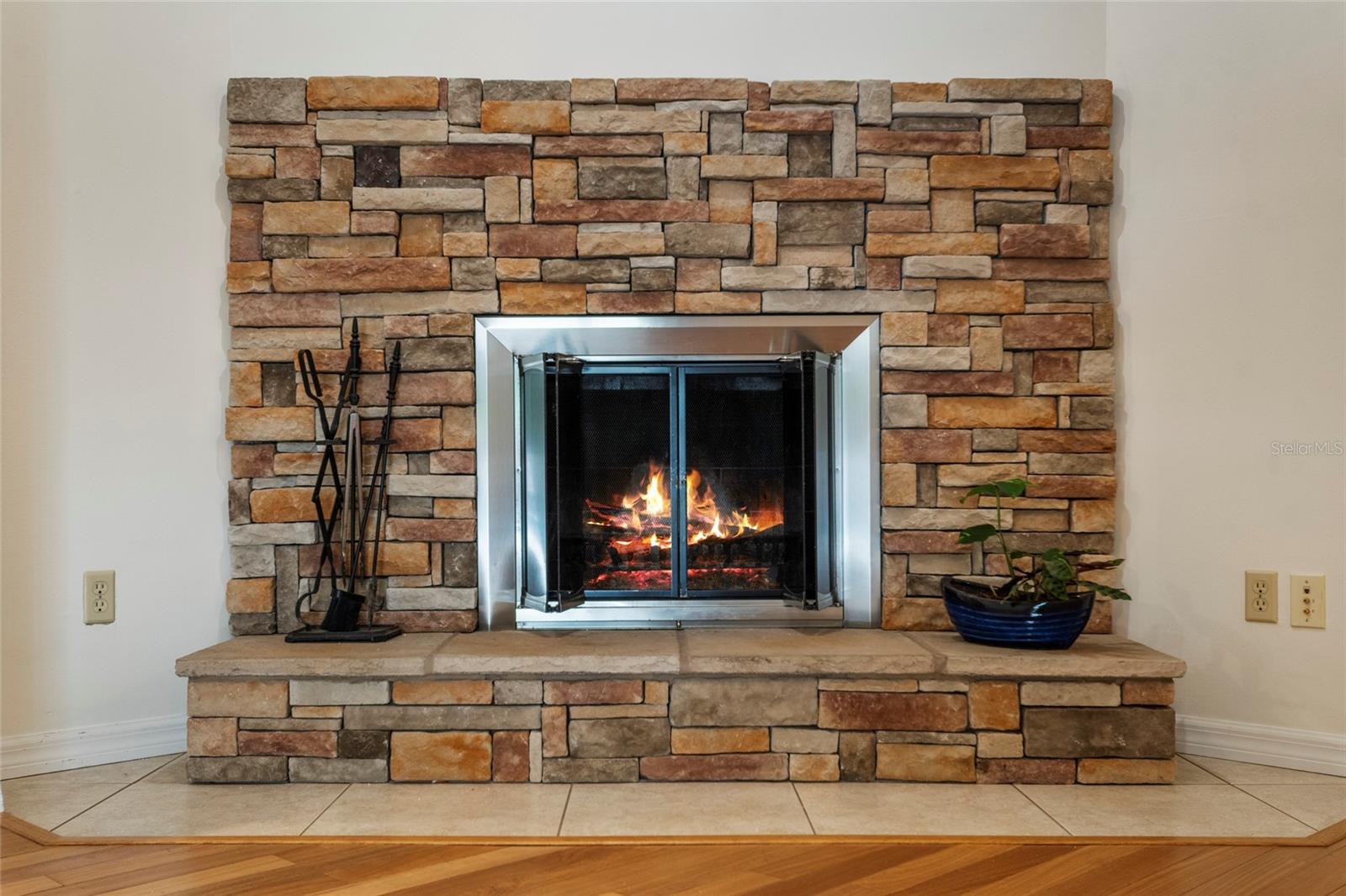 9220 EASTPORT TER