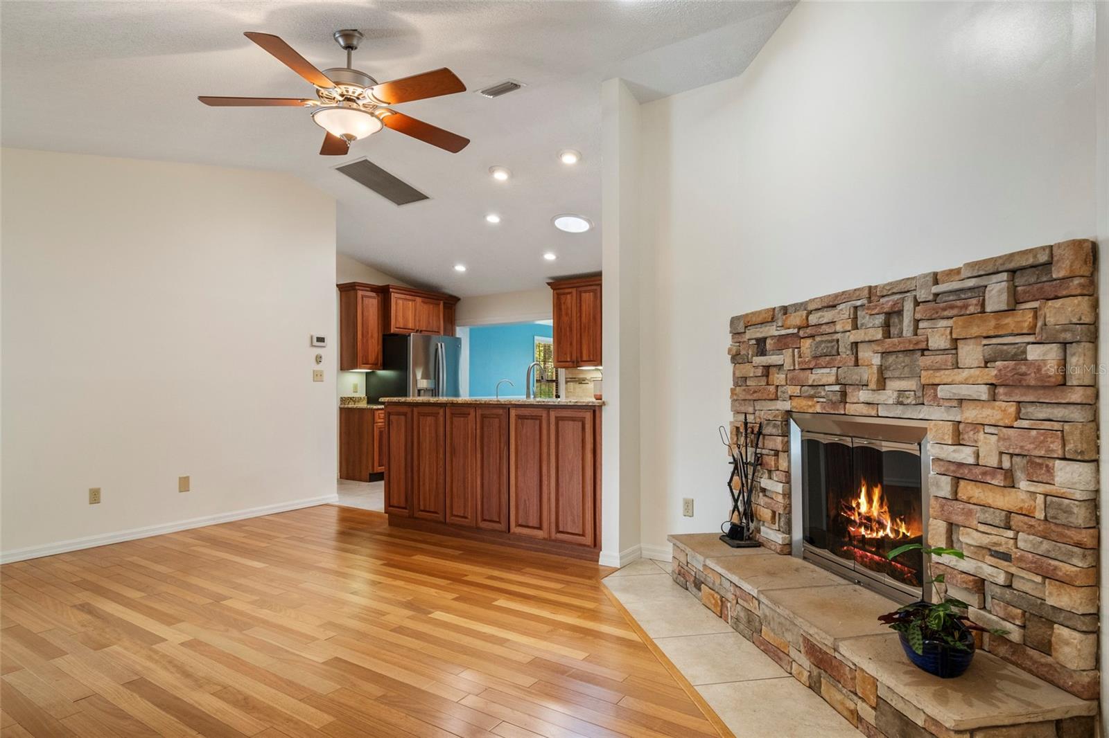 9220 EASTPORT TER