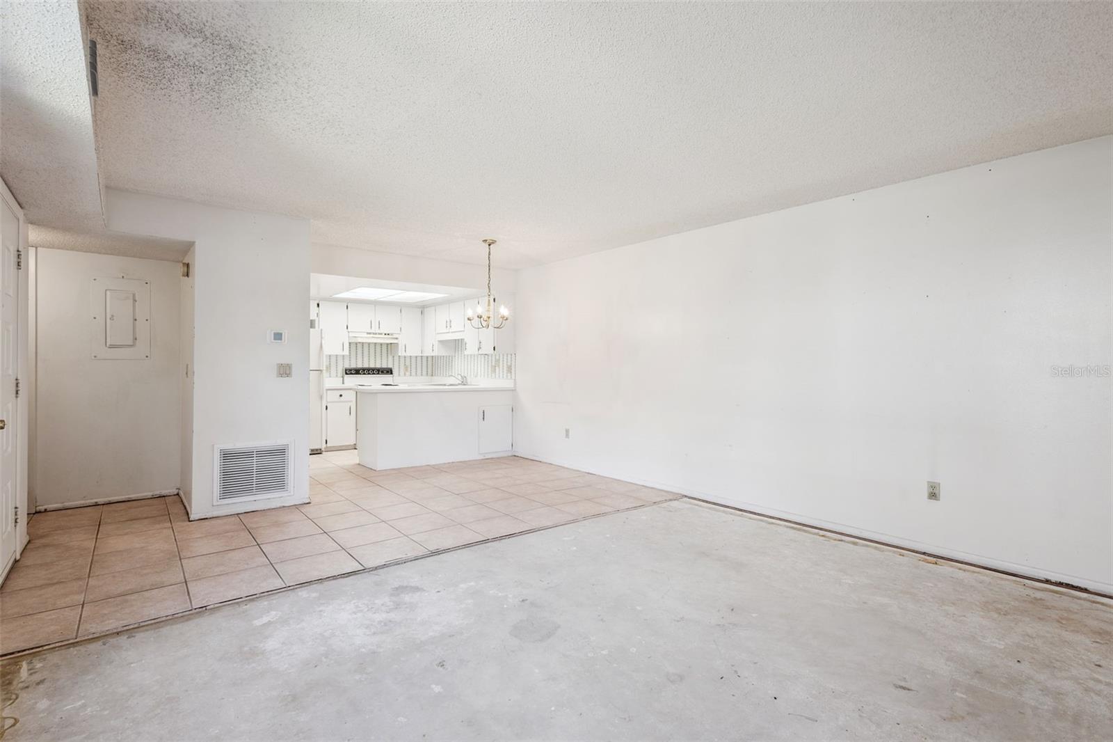93 WINDTREE LN #102