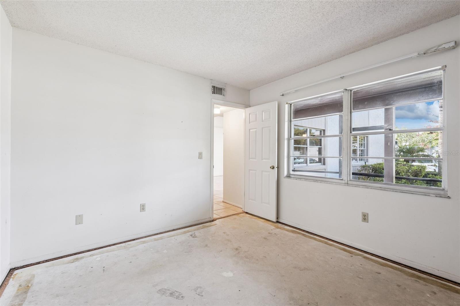 93 WINDTREE LN #102
