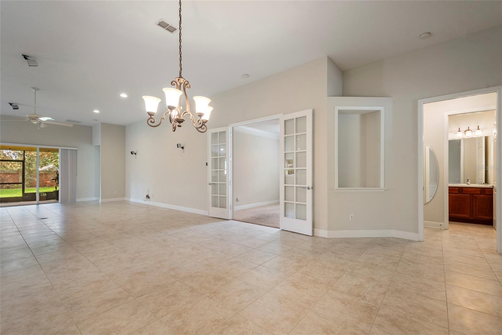 544 DOUGLAS EDWARD DR