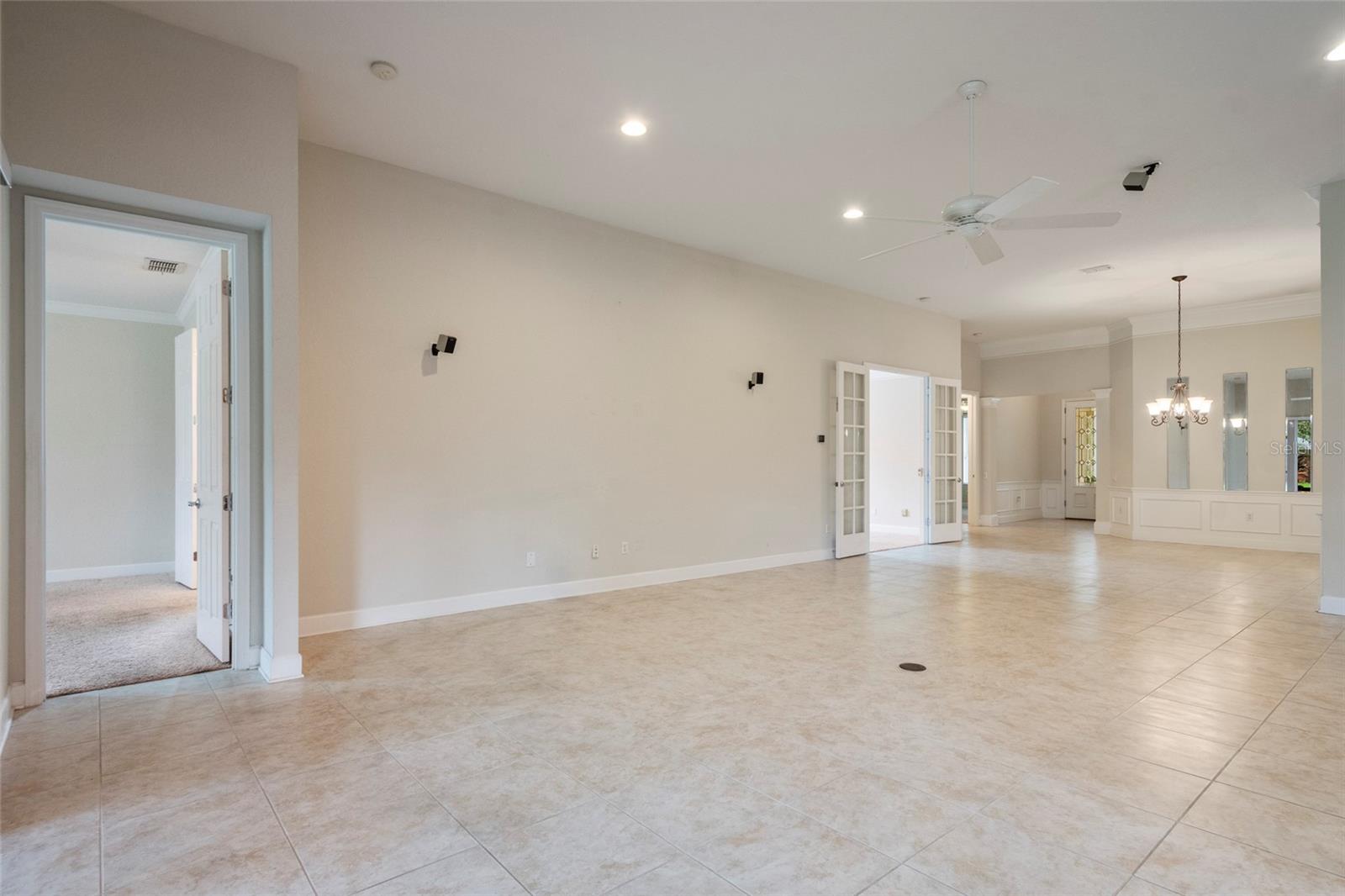 544 DOUGLAS EDWARD DR