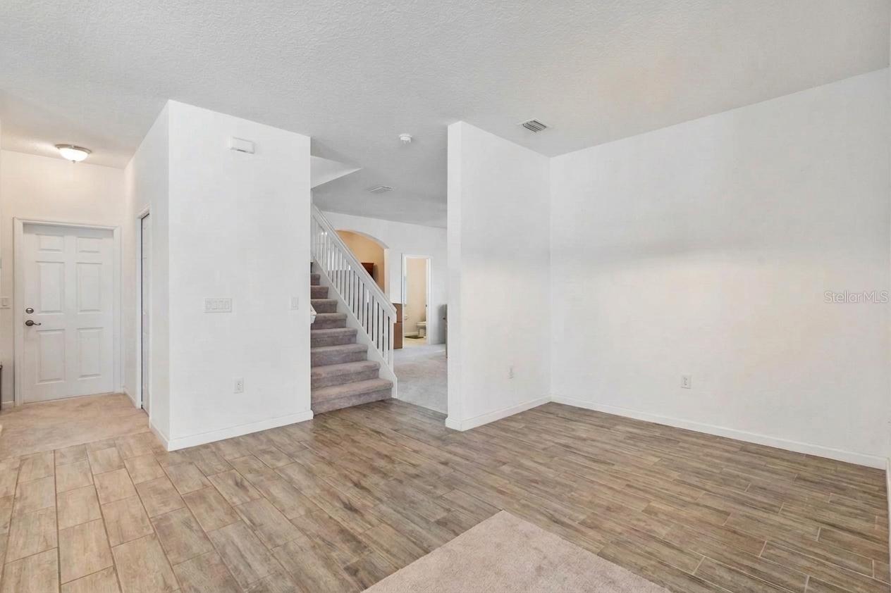 16021 CHAMPLAIN ST