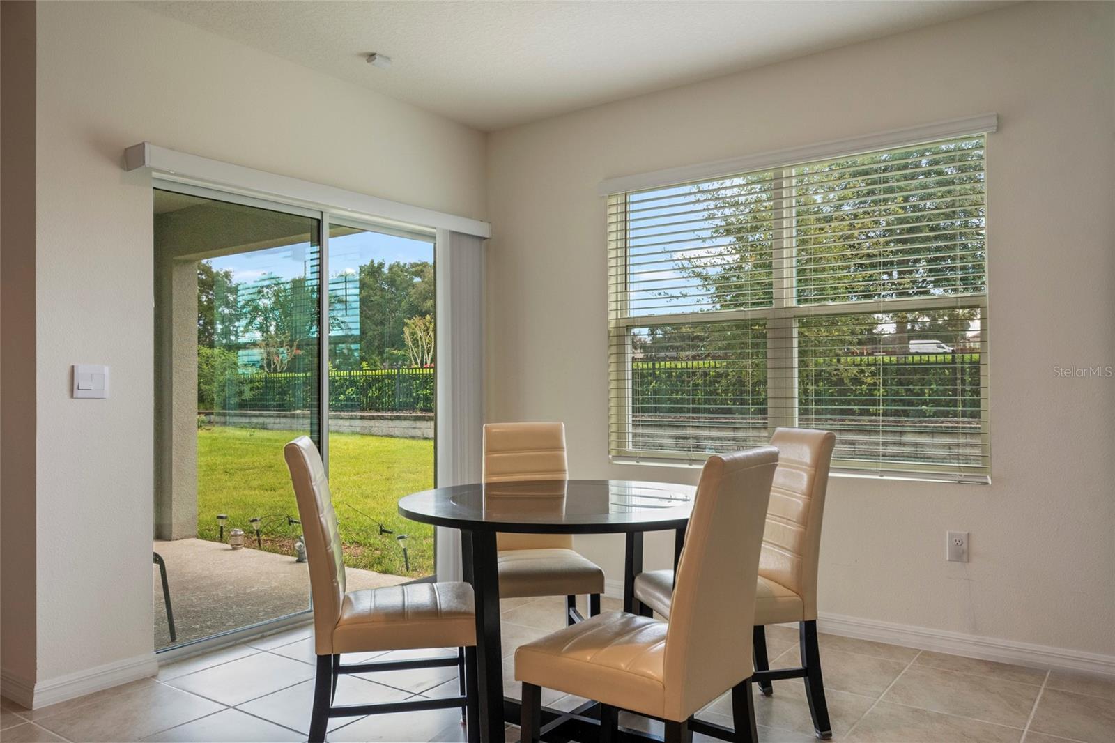 3669 RORY OAK CIR