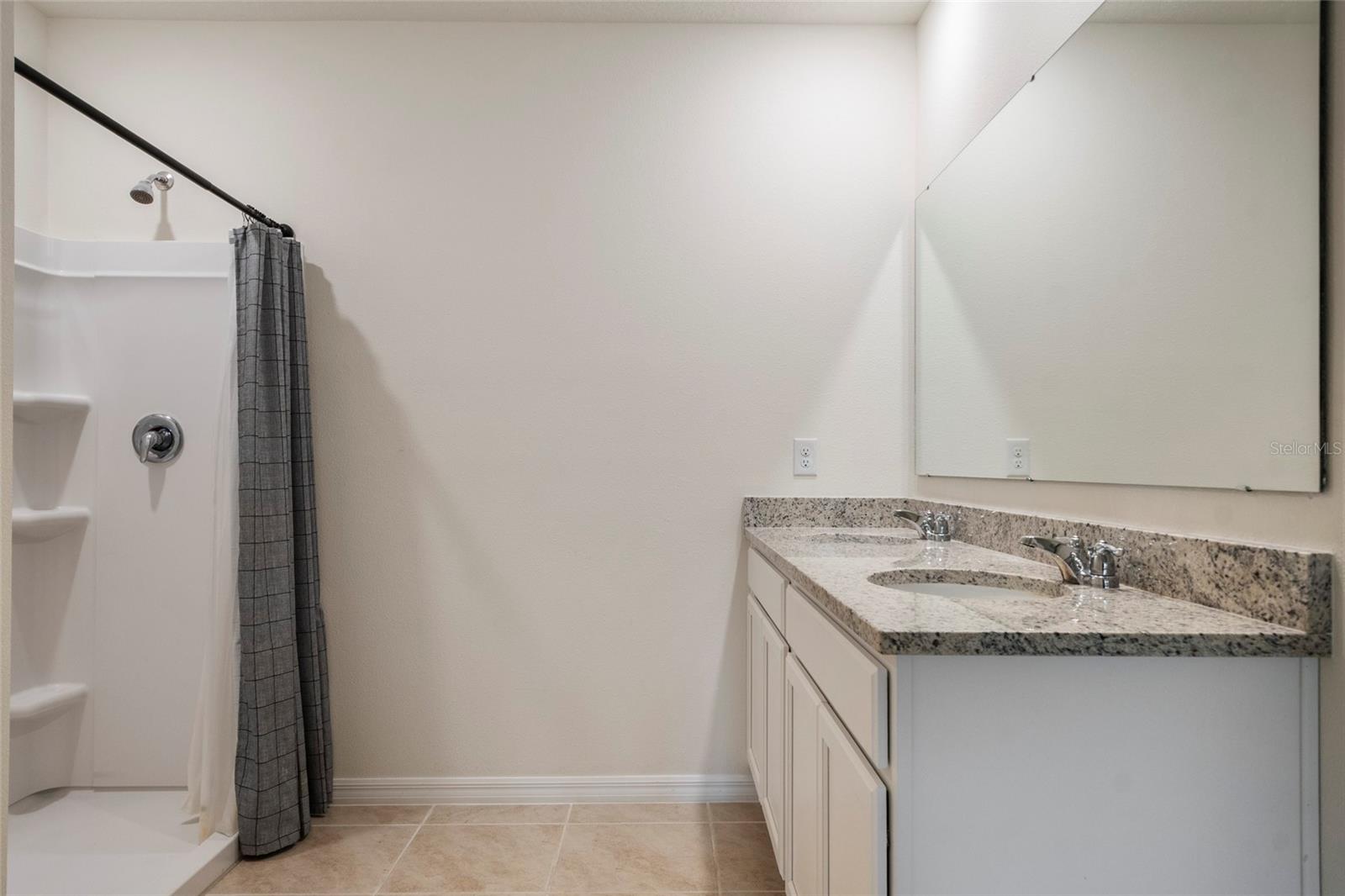 3669 RORY OAK CIR