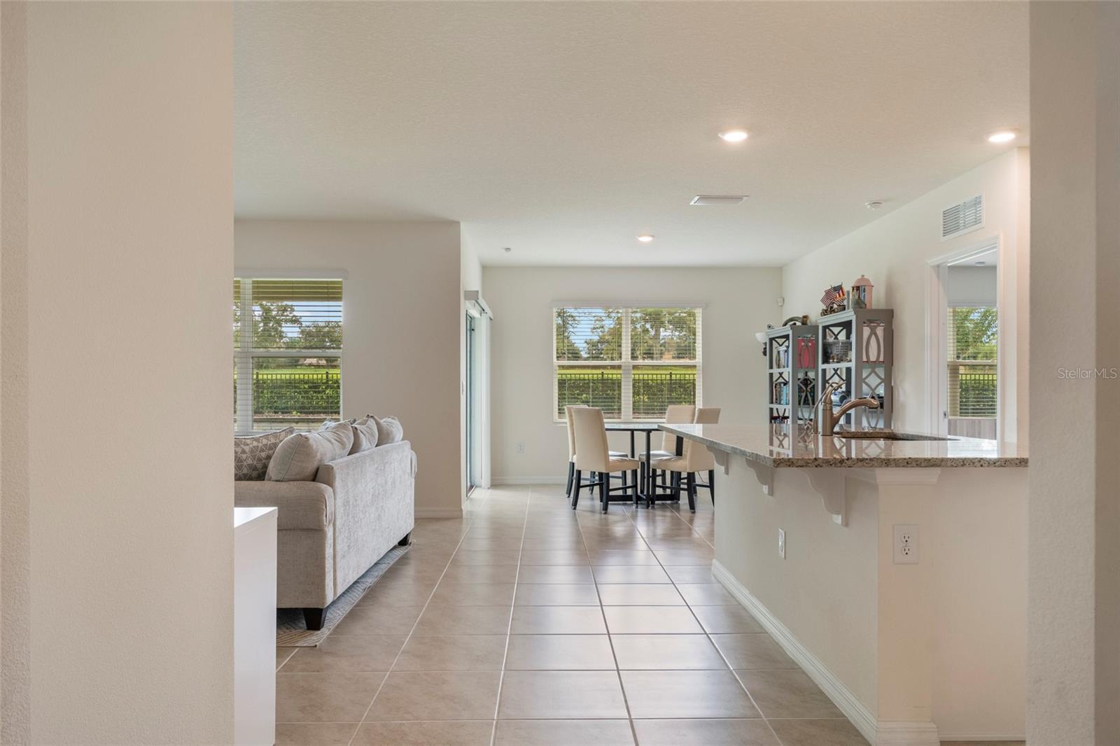 3669 RORY OAK CIR