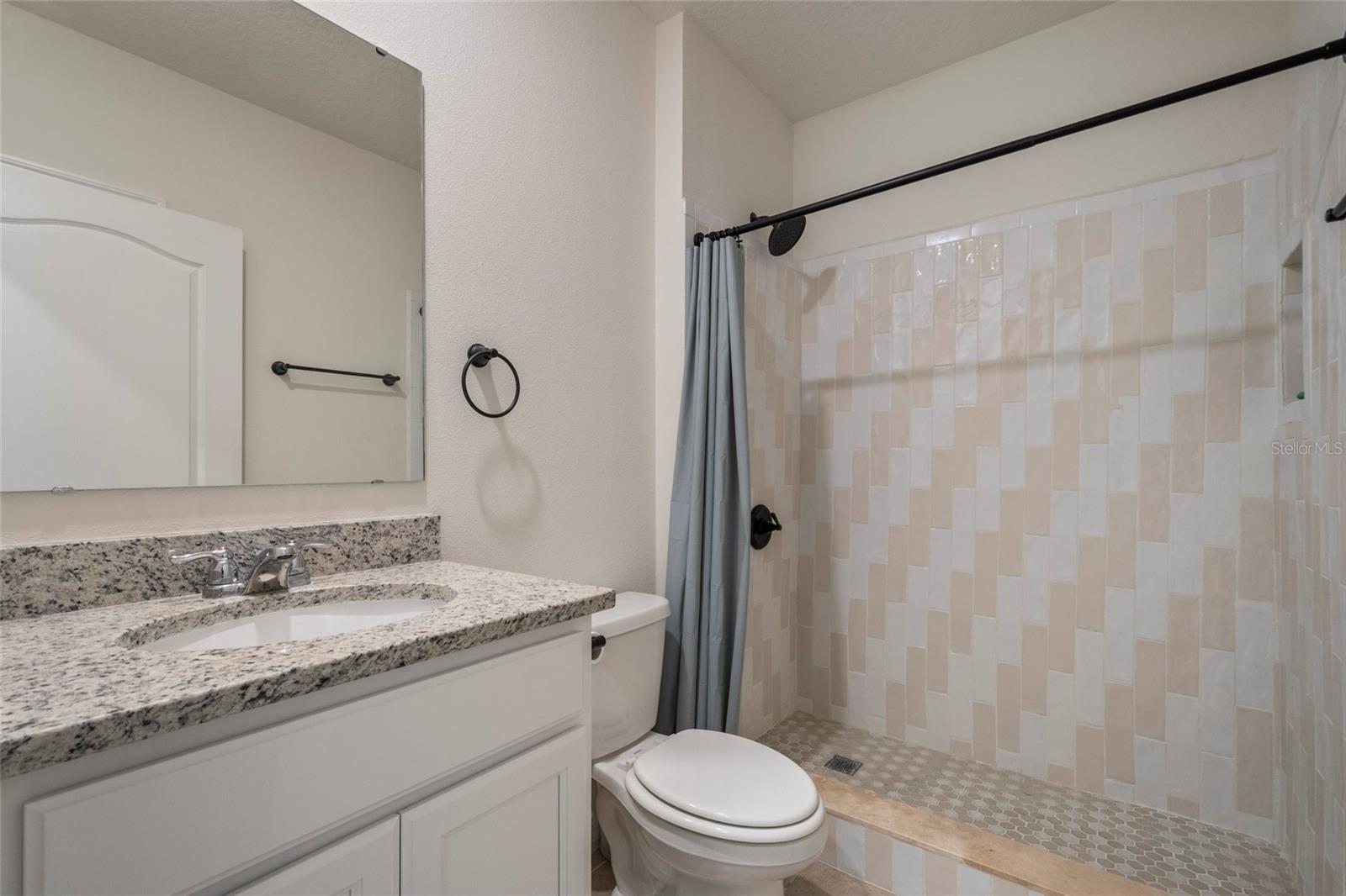 3669 RORY OAK CIR