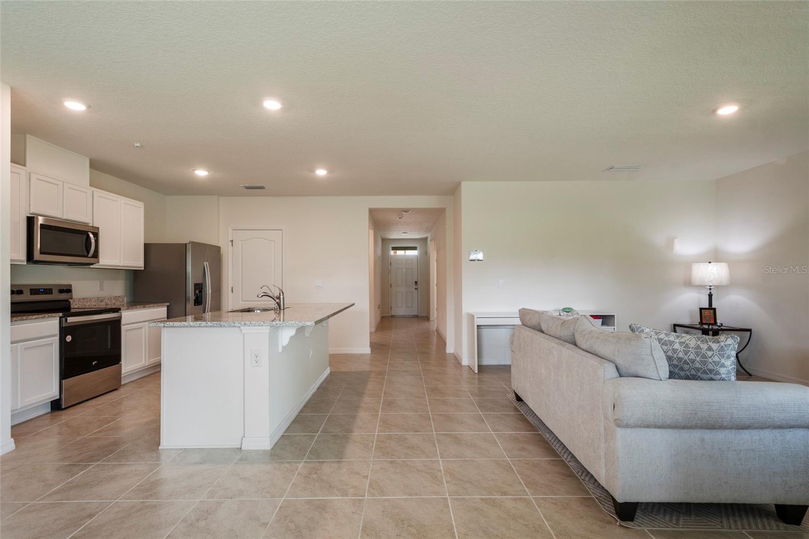 3669 RORY OAK CIR
