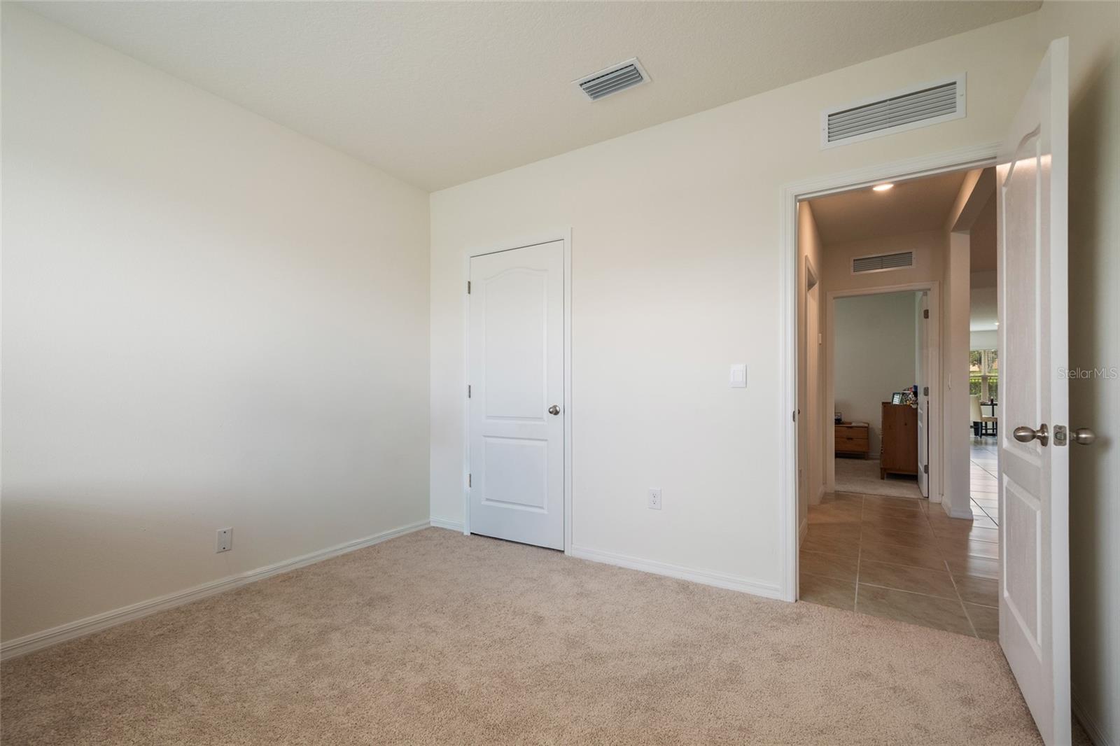 3669 RORY OAK CIR