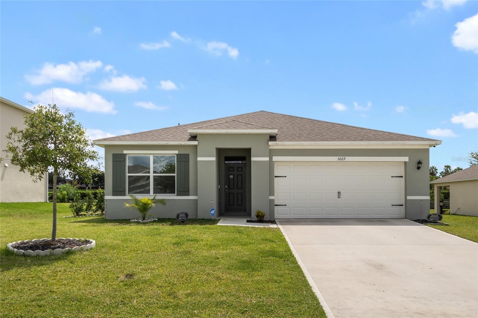 3669 RORY OAK CIR