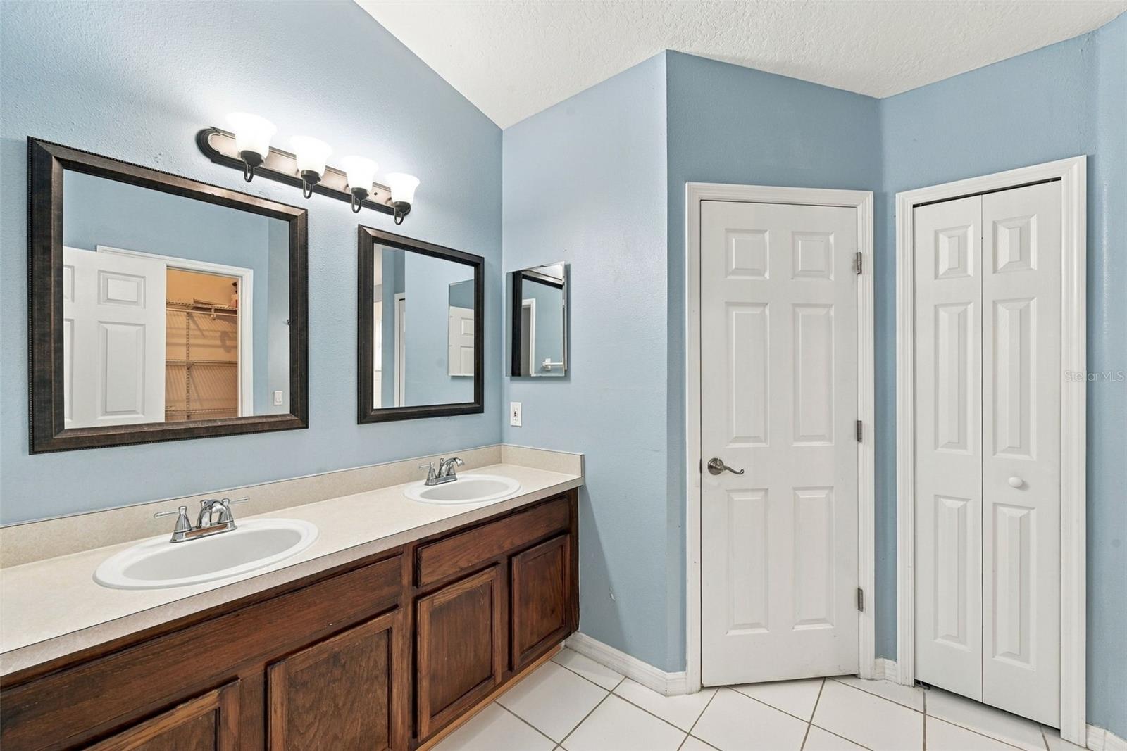 2354 BLUE SAPPHIRE CIR