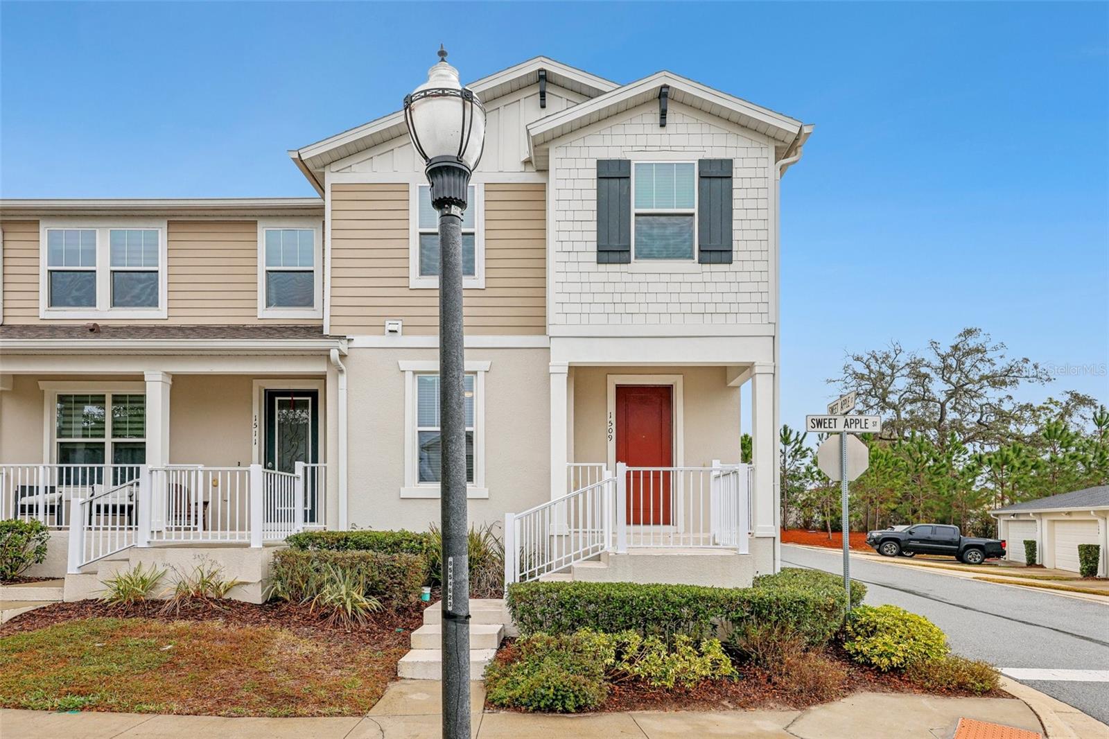 1509 SWEET APPLE ST