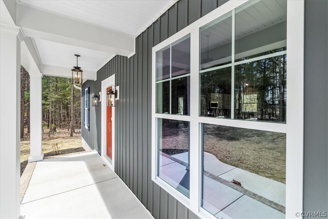 1593 Spreading Oak Rd