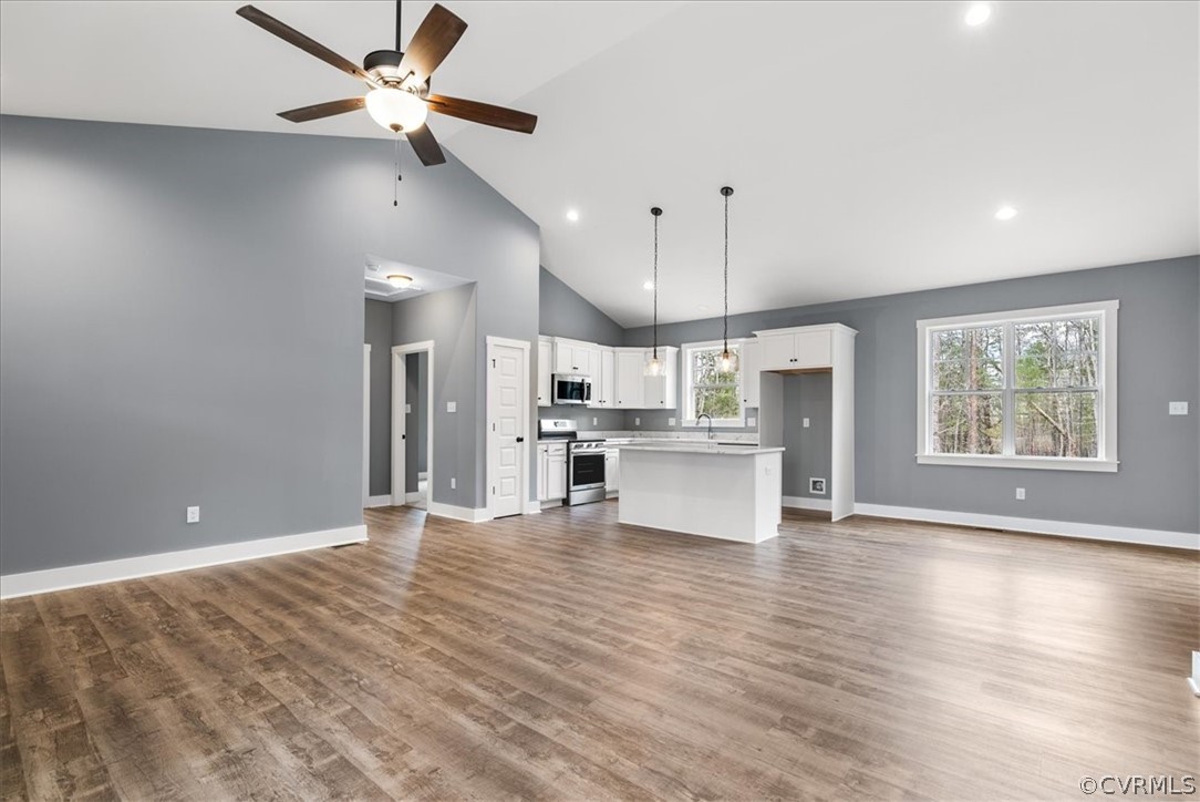 1593 Spreading Oak Rd