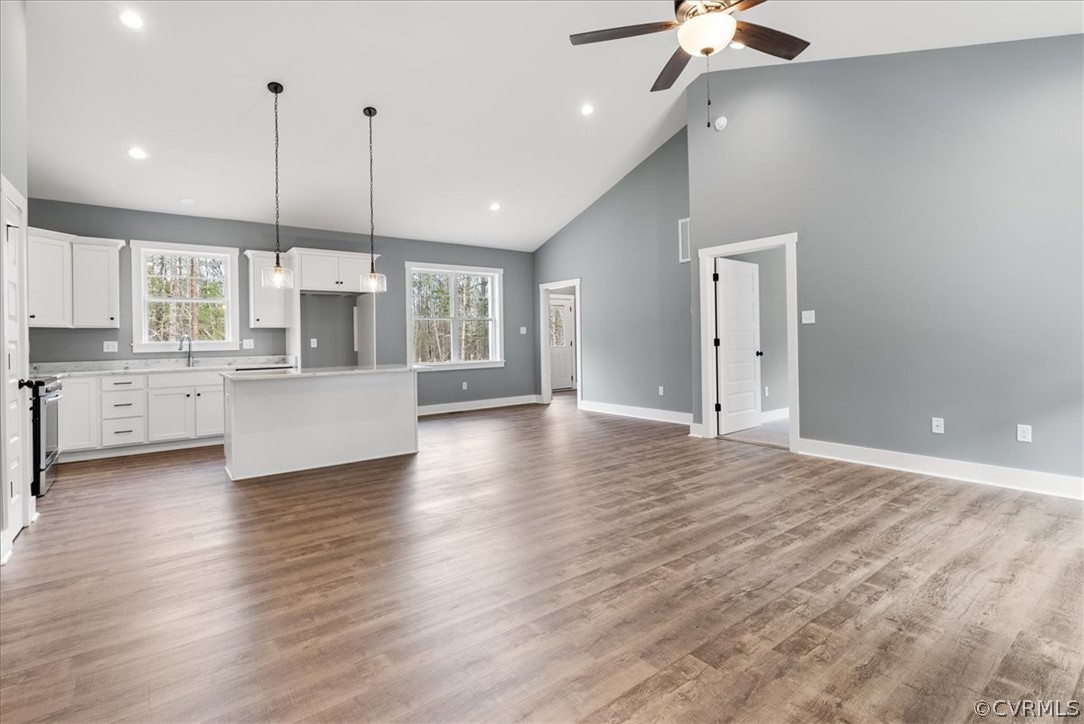 1593 Spreading Oak Rd