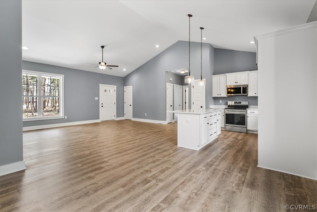 1593 Spreading Oak Rd