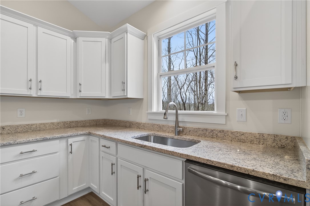 79 E Sunrise Dr