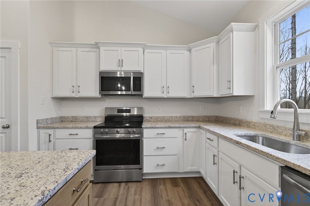 79 E Sunrise Dr
