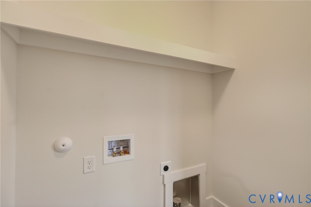 79 E Sunrise Dr