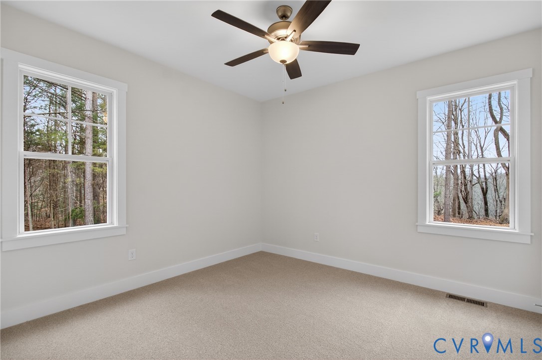 79 E Sunrise Dr