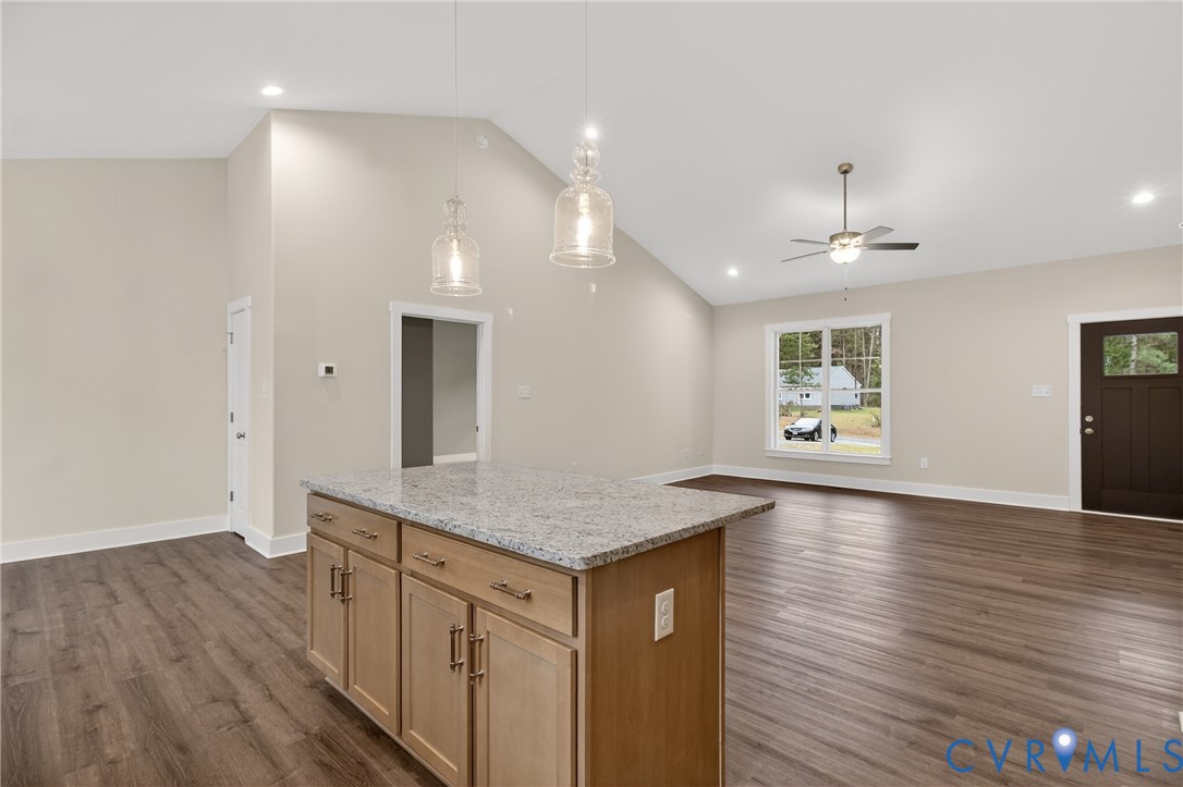 79 E Sunrise Dr