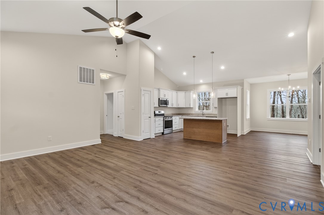 79 E Sunrise Dr