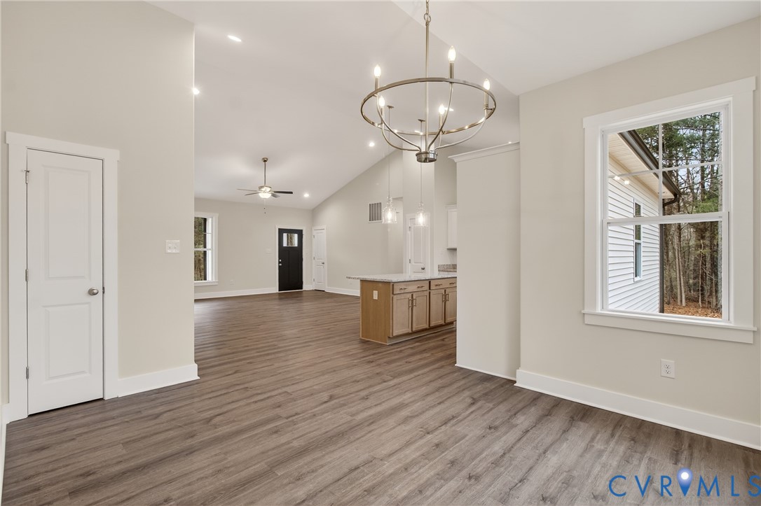 79 E Sunrise Dr