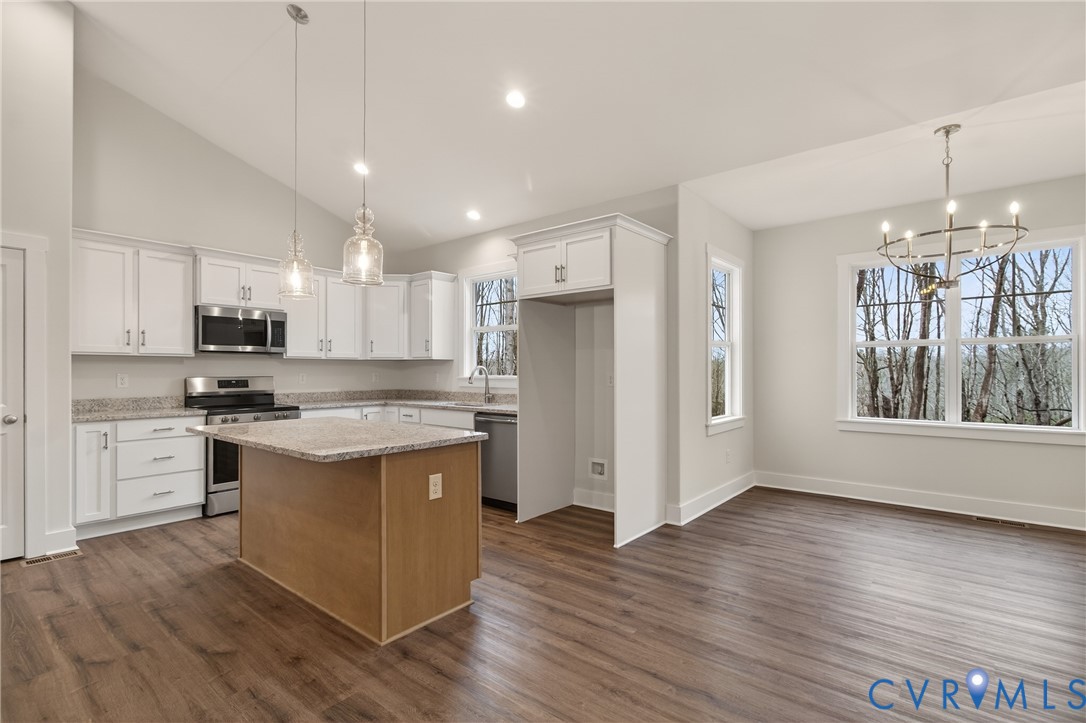 79 E Sunrise Dr