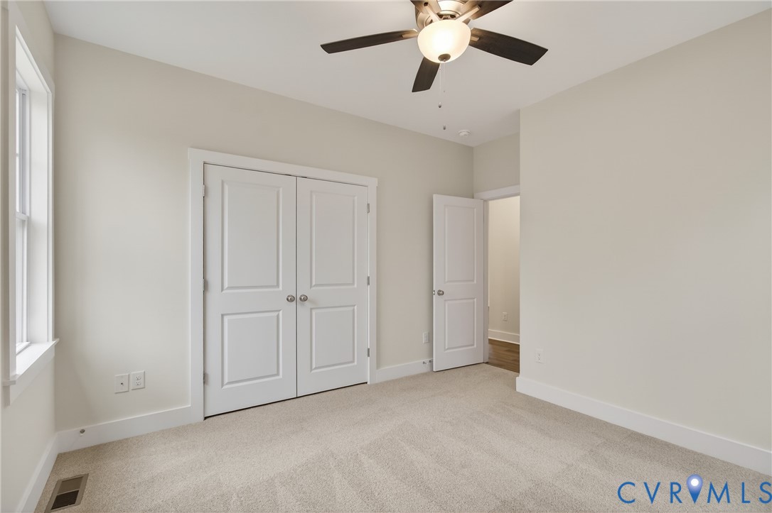 79 E Sunrise Dr