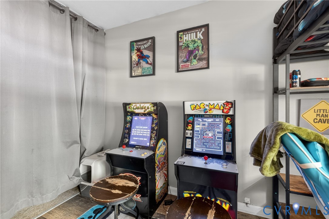 13315 Farm Crest Ct