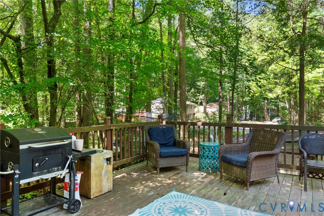 13315 Farm Crest Ct