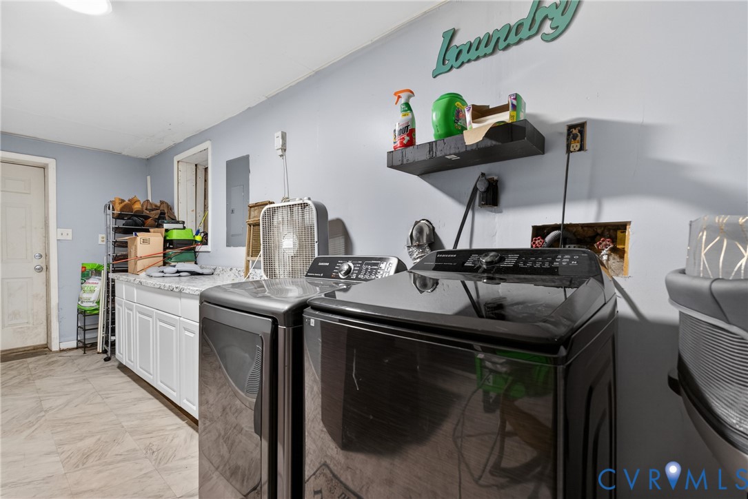 13315 Farm Crest Ct