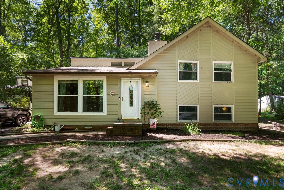 13315 Farm Crest Ct