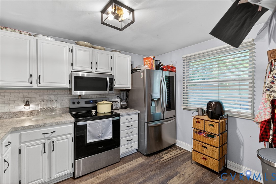 13315 Farm Crest Ct