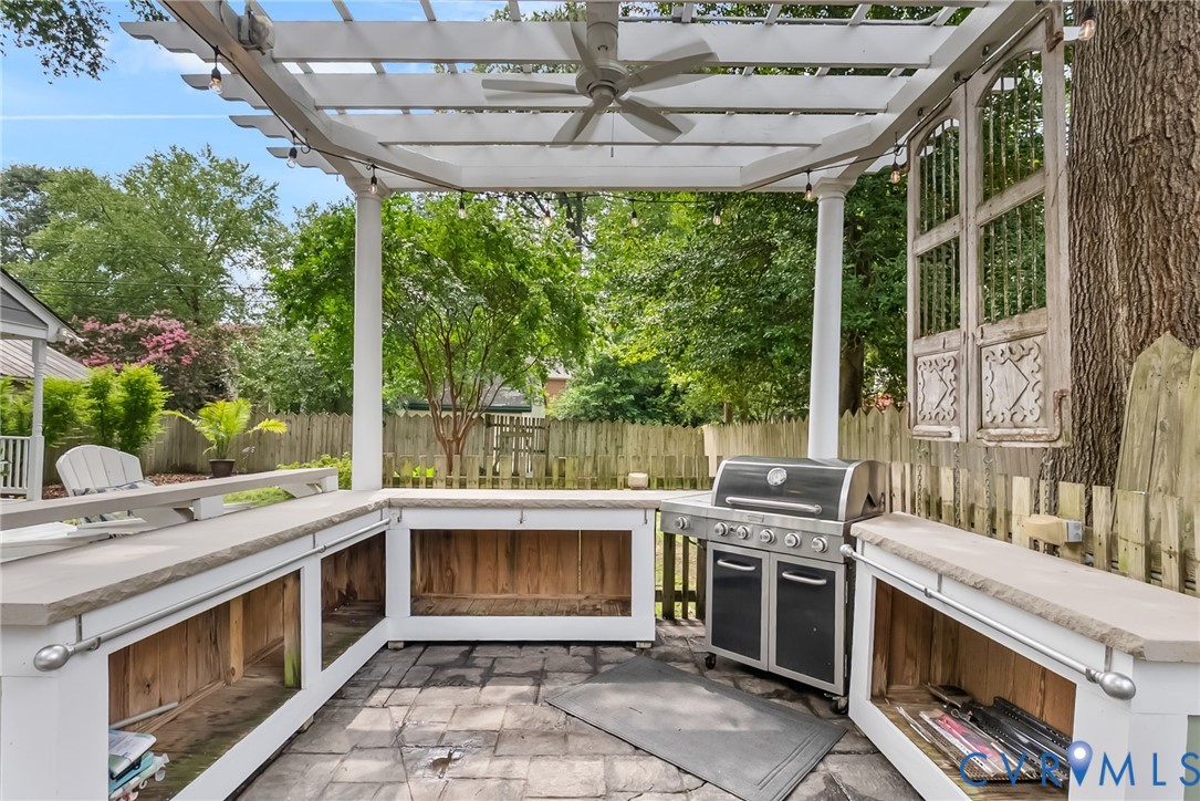 4806 E Seminary Ave