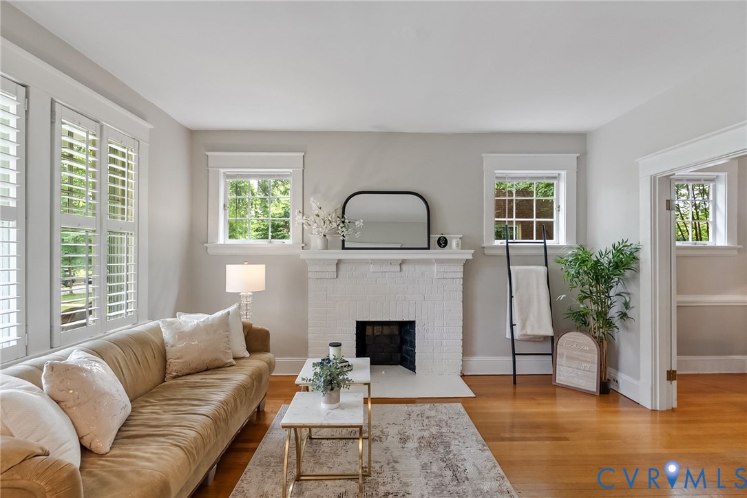 4806 E Seminary Ave