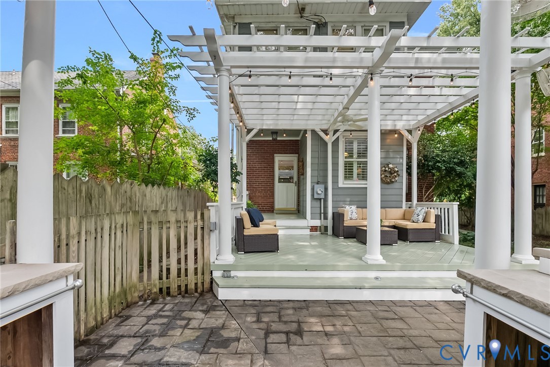 4806 E Seminary Ave